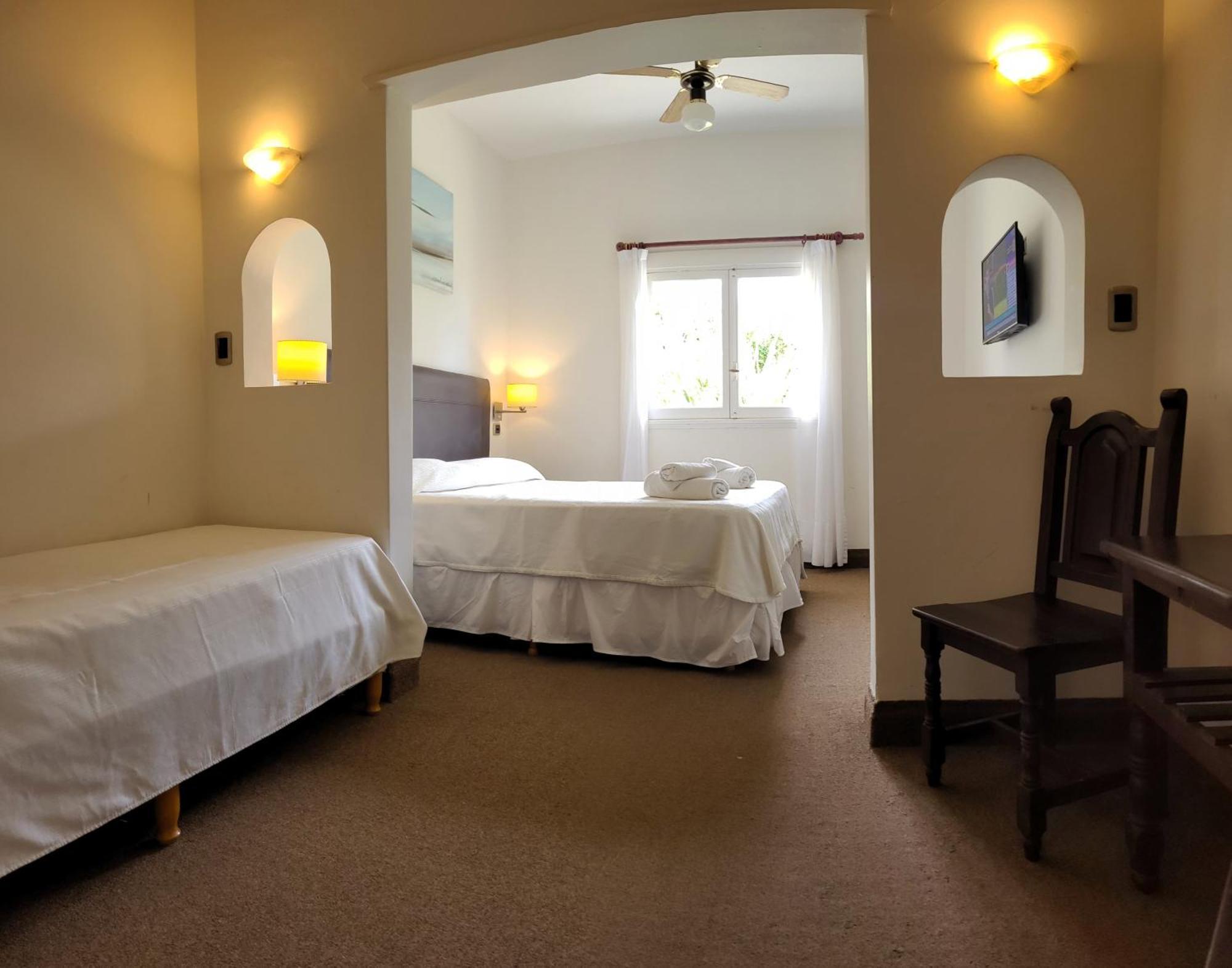 108 Y El Mar - Hotel Tejas Rojas Villa Gesell Extérieur photo