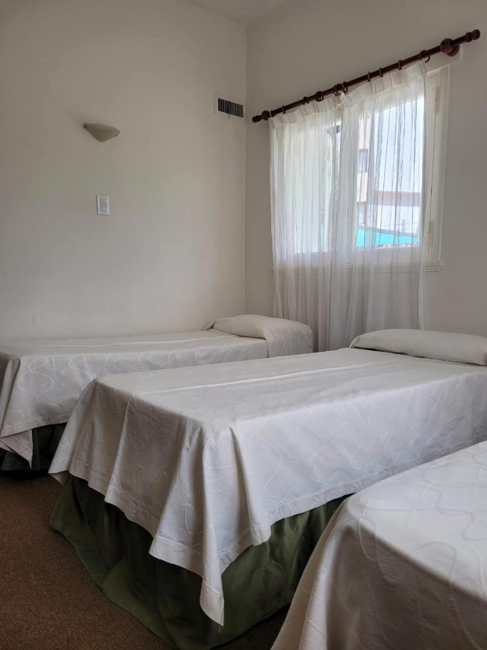 108 Y El Mar - Hotel Tejas Rojas Villa Gesell Chambre photo
