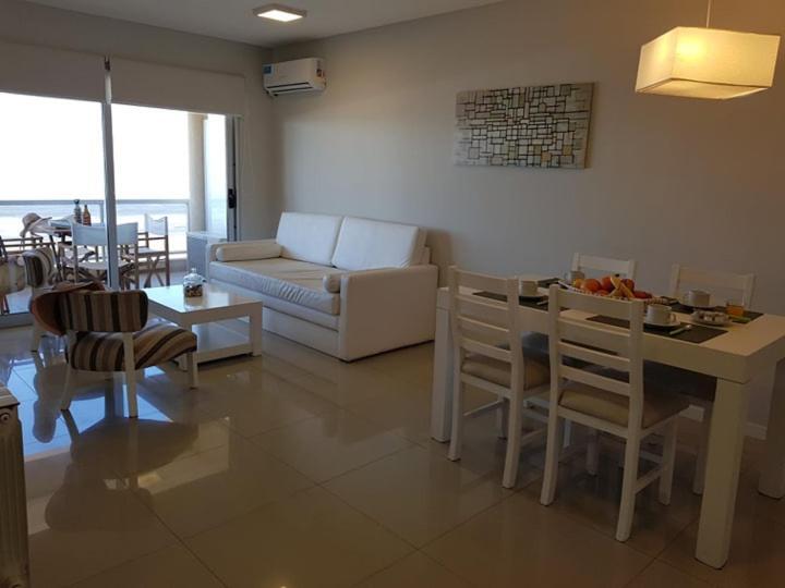 108 Y El Mar - Hotel Tejas Rojas Villa Gesell Extérieur photo
